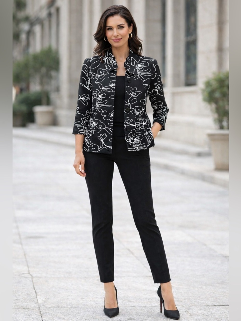Kim Rogers Petite 10 Black White Floral Embroidered Cropped Jacket Blazer - Picture 3 of 10